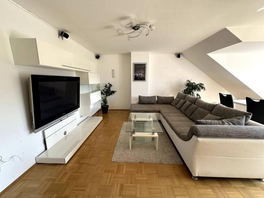 2-Zimmer-Wohnung Mit Balkon & Guter Anbindung In Aschaffenburg Kültér fotó