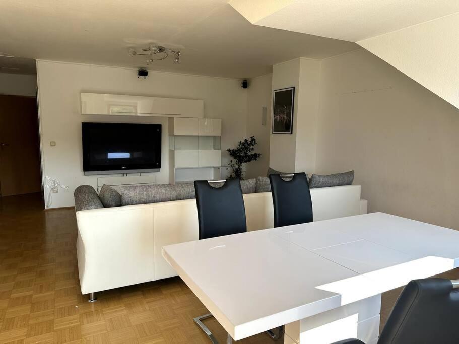 2-Zimmer-Wohnung Mit Balkon & Guter Anbindung In Aschaffenburg Kültér fotó